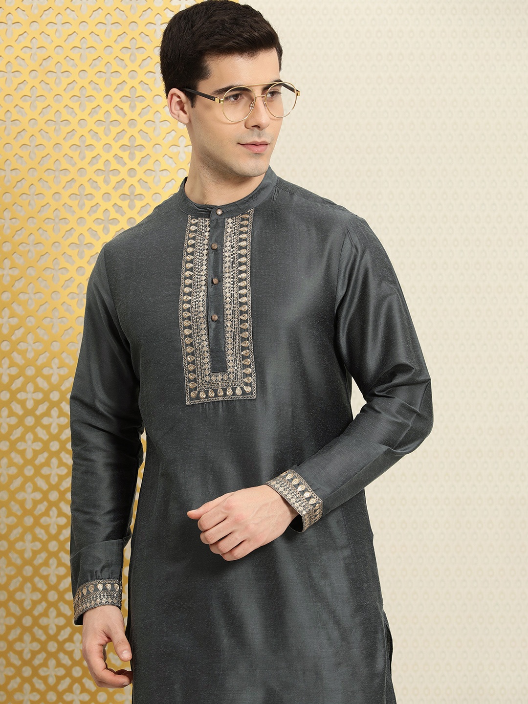 

House of Pataudi Ethnic Motifs Embroidered Cotton Jashn Kurta, Grey