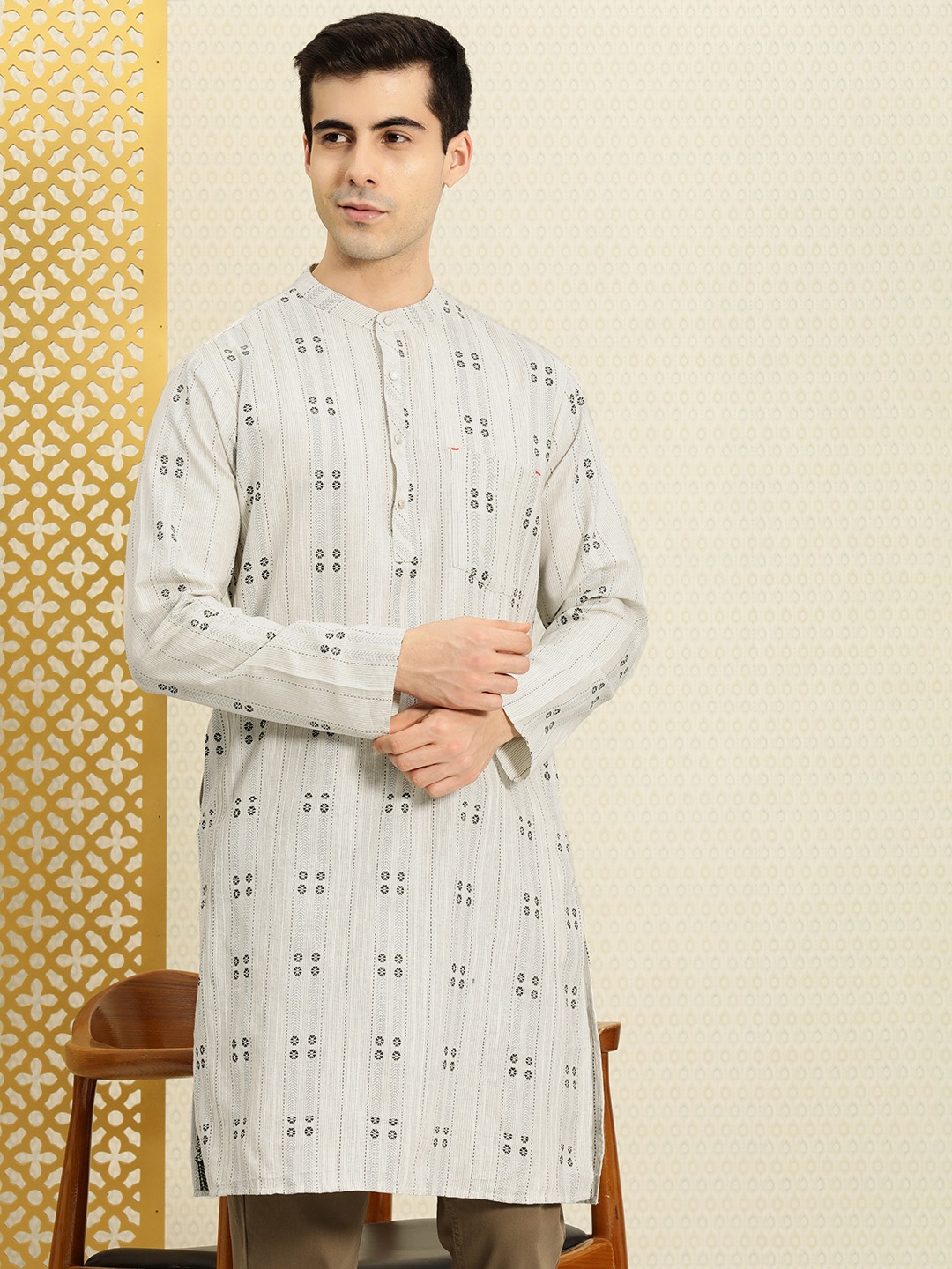 

House of Pataudi Men White & Black Striped & Embroidered Straight Kurta