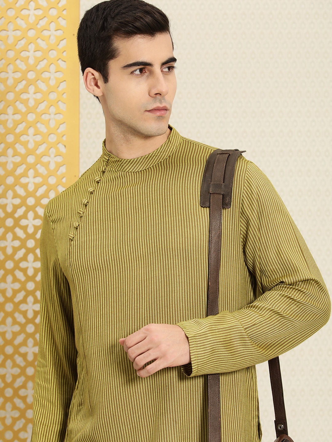 

House of Pataudi Men Olive Green Striped Mandarin Collar Kurta