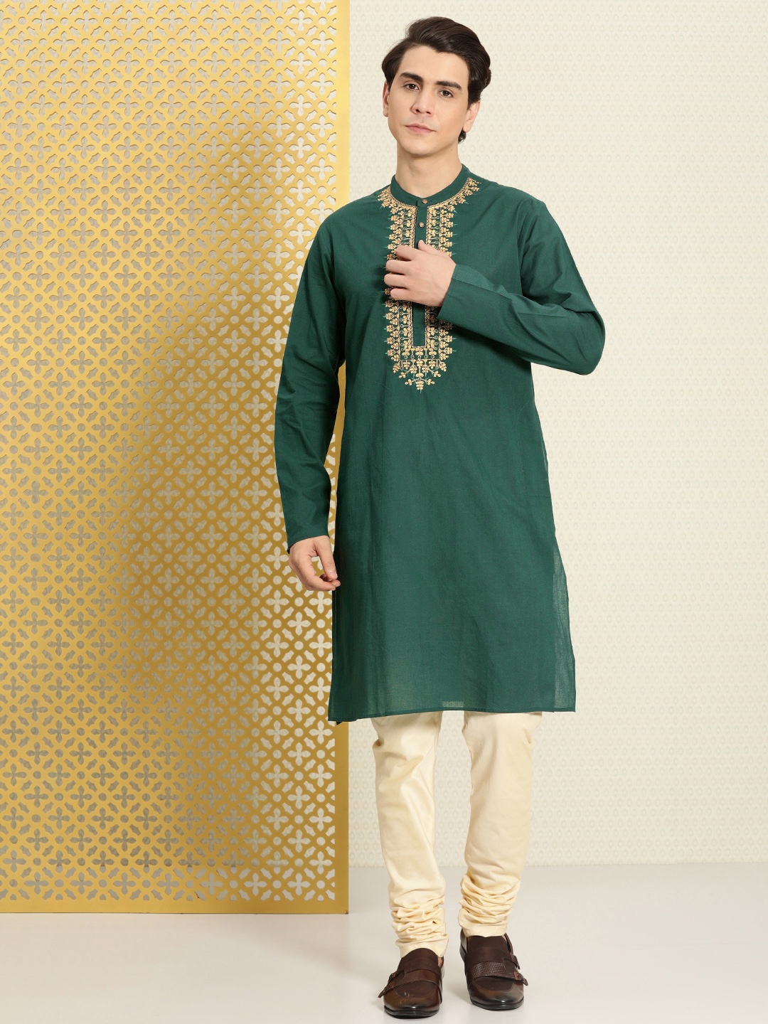 

House of Pataudi Men Yoke Design Pure Cotton Jashn Kurta, Green