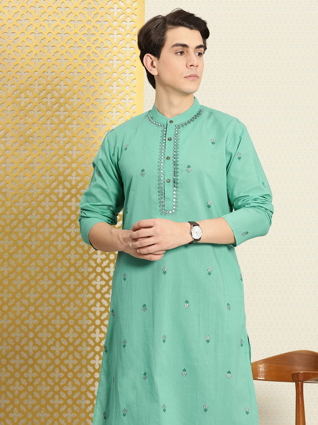 

House of Pataudi Men Pure Cotton Ethnic Motifs Embroidered Jashn Kurta, Green