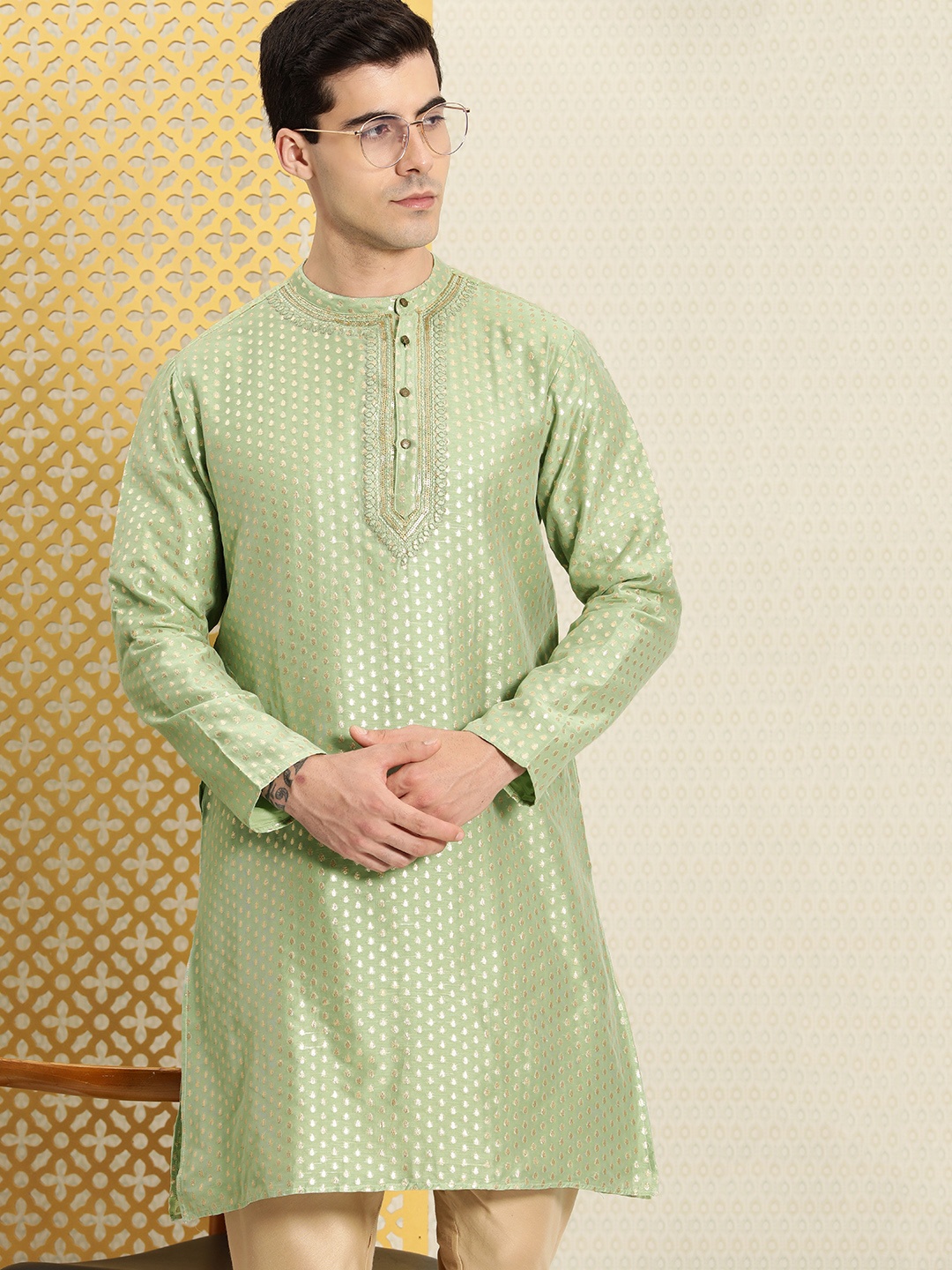 

House of Pataudi Sequinned Embellished Zari Work Jashn Kurta, Green