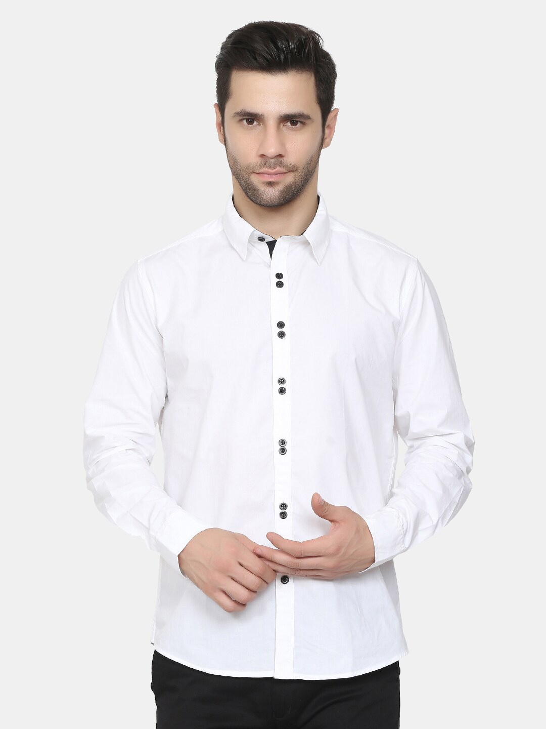 

LIFE ROADS Men White Solid Cotton Comfort Slim Fit Casual Shirt
