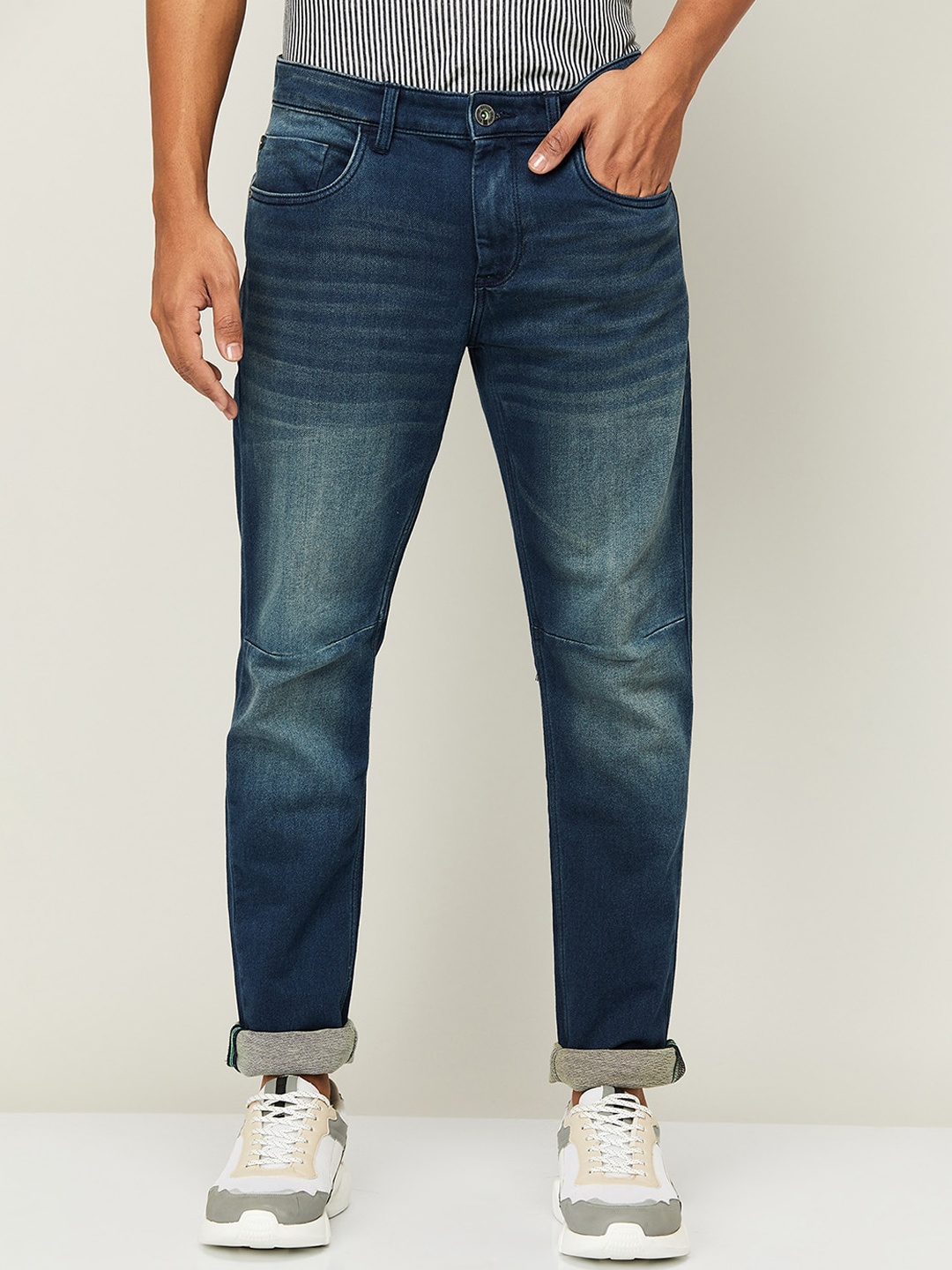 

Bossini Men Blue Heavy Fade Stretchable Jeans
