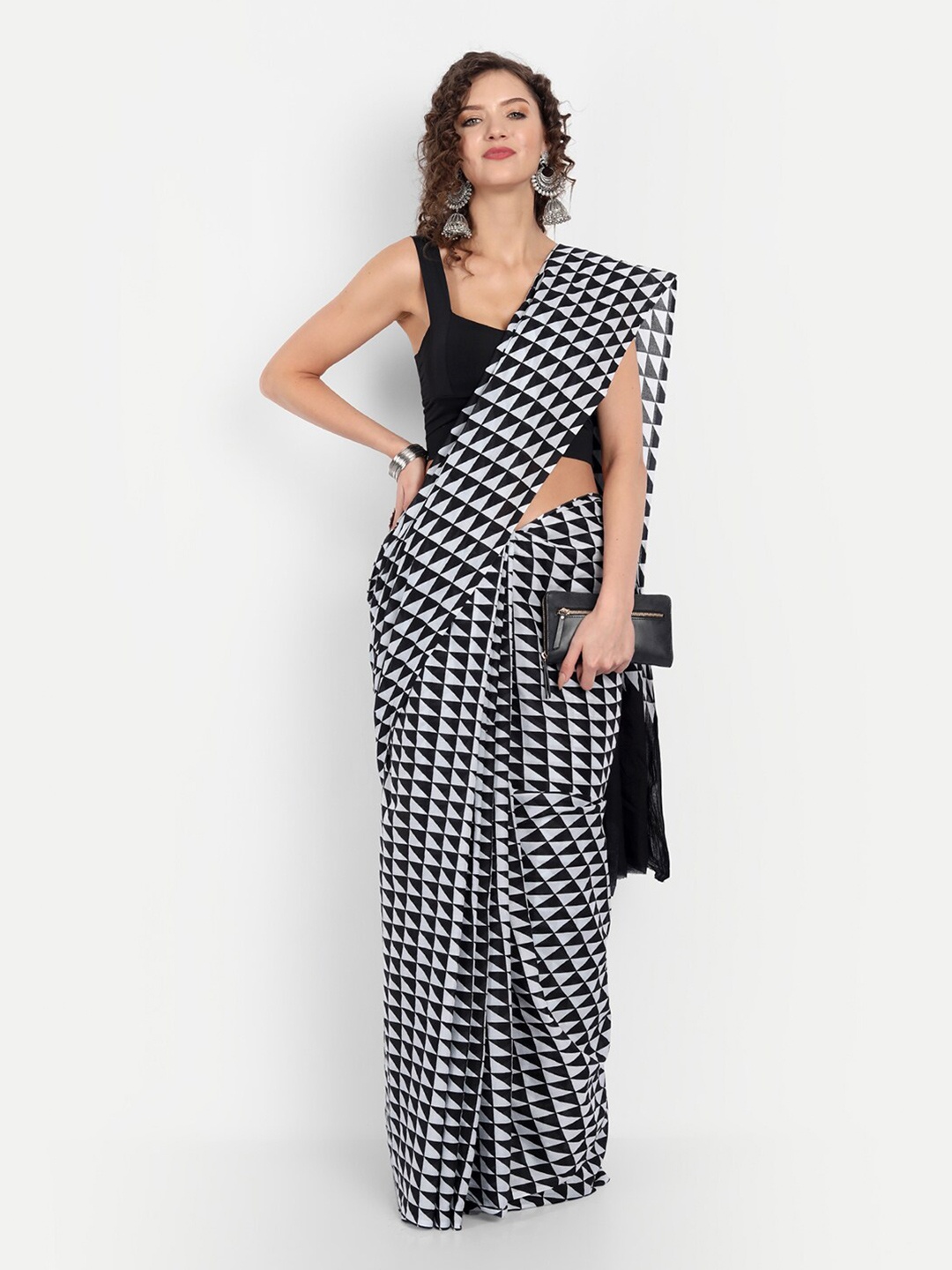 

BUTA BUTI Women Black & White Pure Cotton Saree