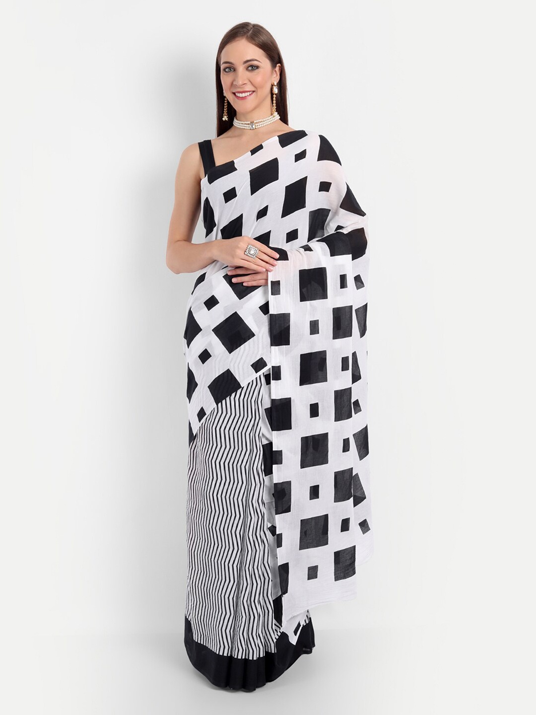 

BUTA BUTI White & Black Geometric Printed Pure Cotton Saree