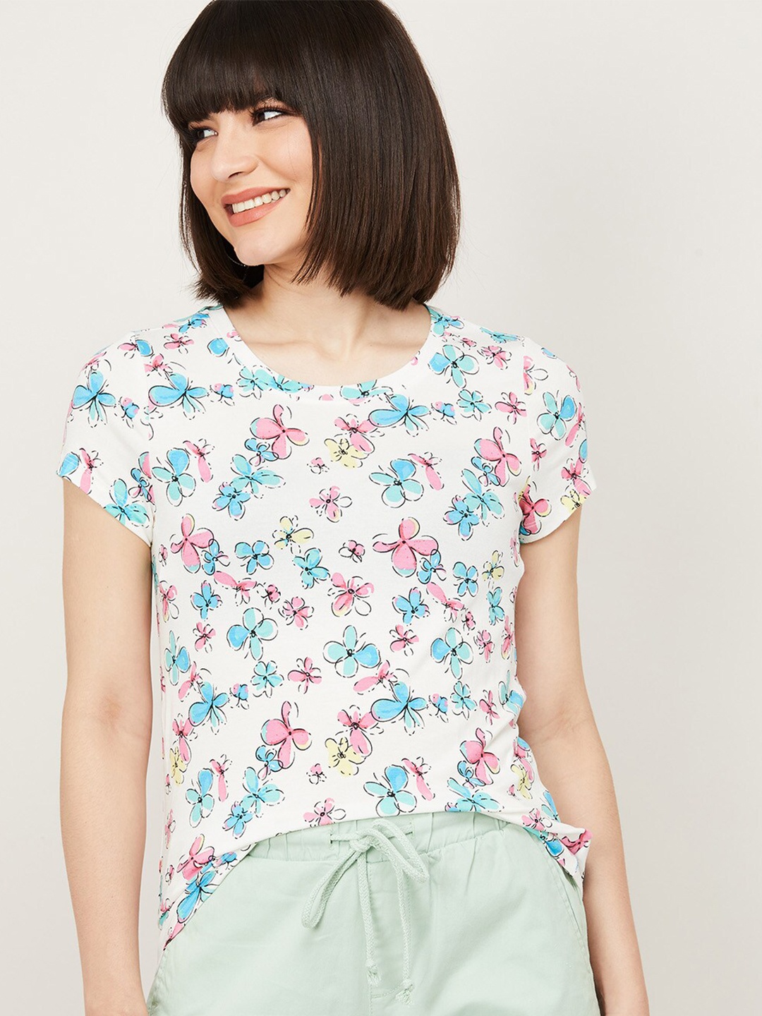 

Fame Forever by Lifestyle Women White & Blue Floral Printed Top