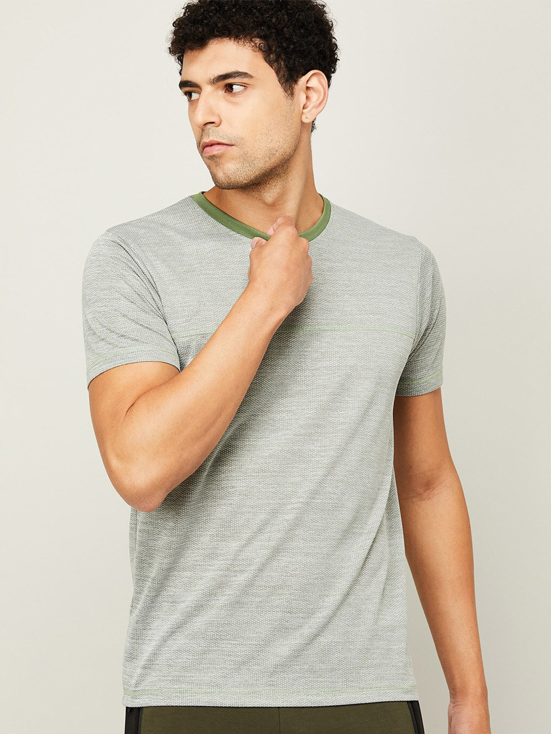 

Fame Forever by Lifestyle Men Green Self Design T-shirt