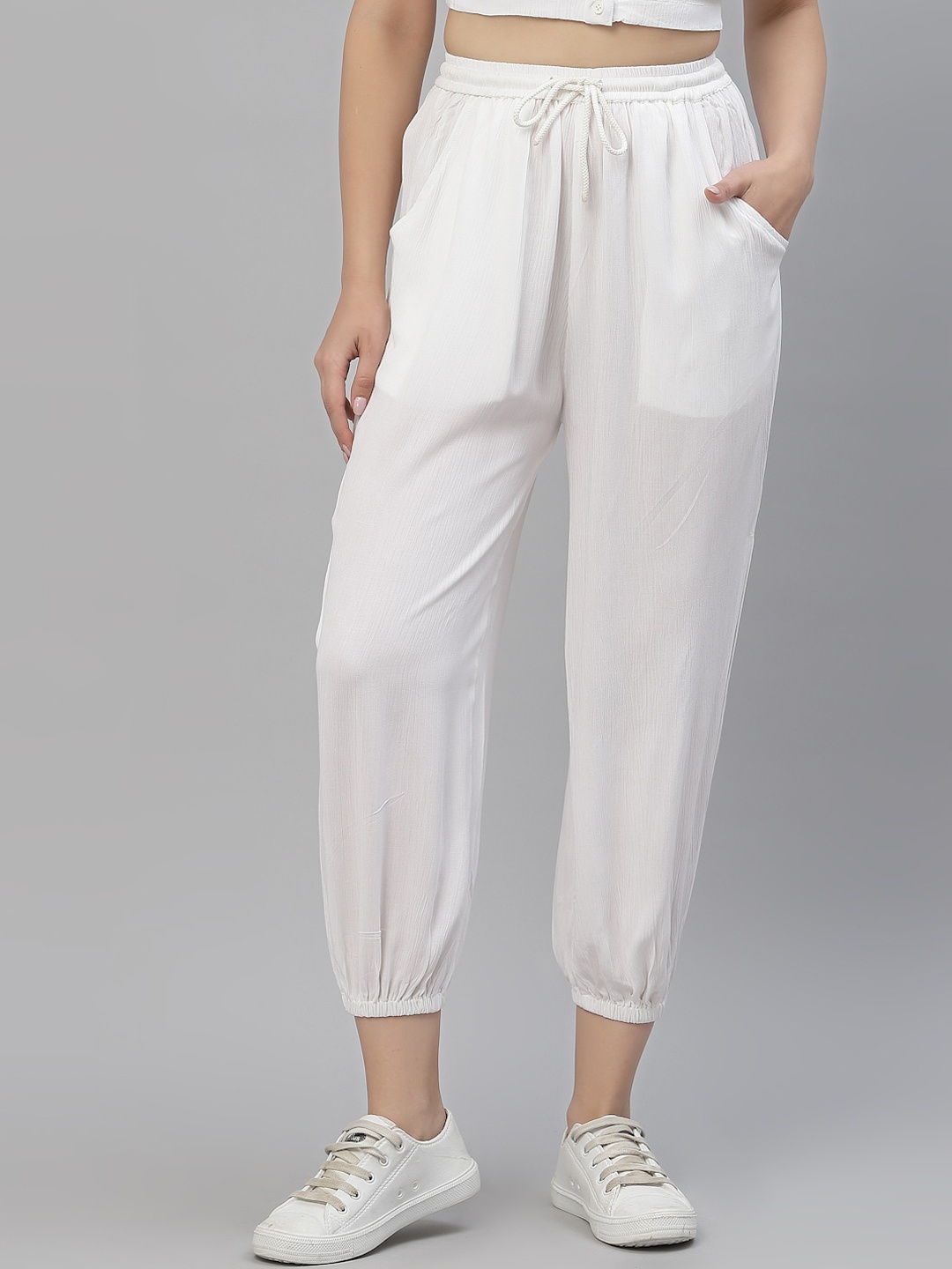 

KASSUALLY Women White Joggers Trousers