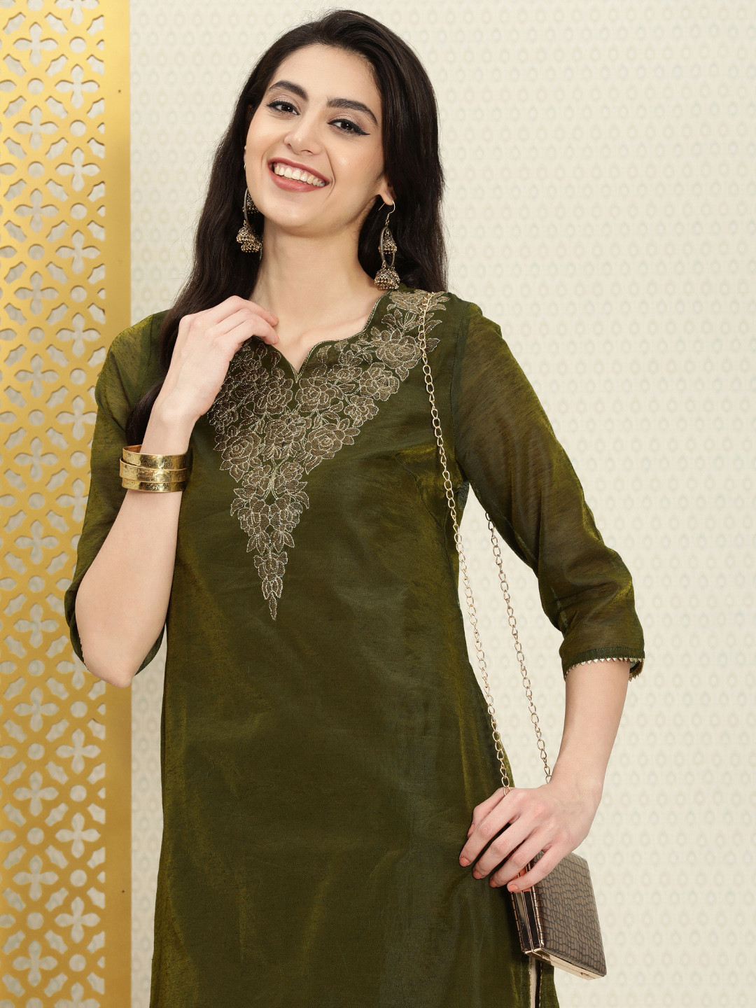 

House of Pataudi Women Floral Yoke Design Thread Work Floral Rozana Kurta, Green