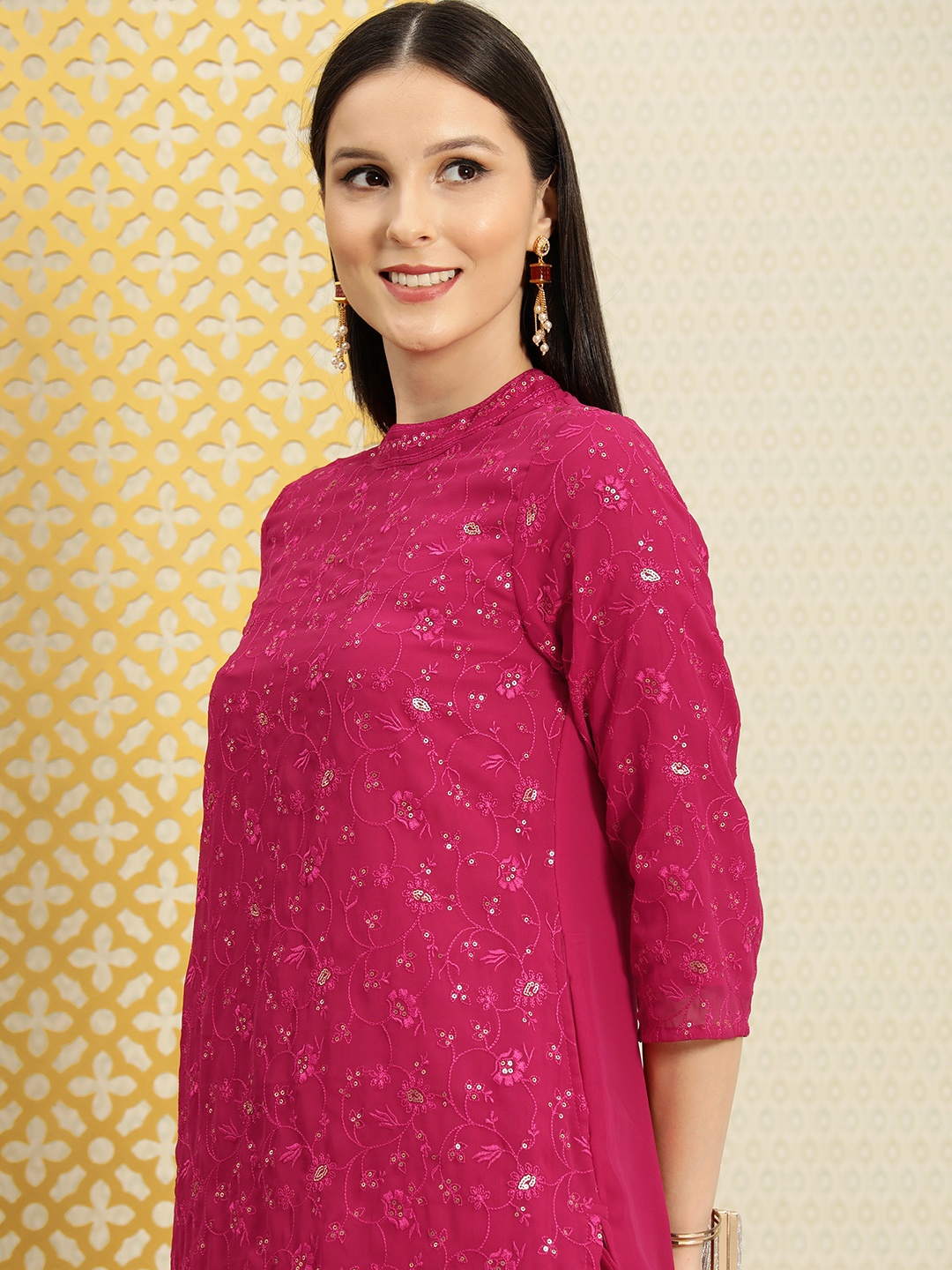 

House of Pataudi Women Fuchsia Floral Embroidered Thread Work Kurta