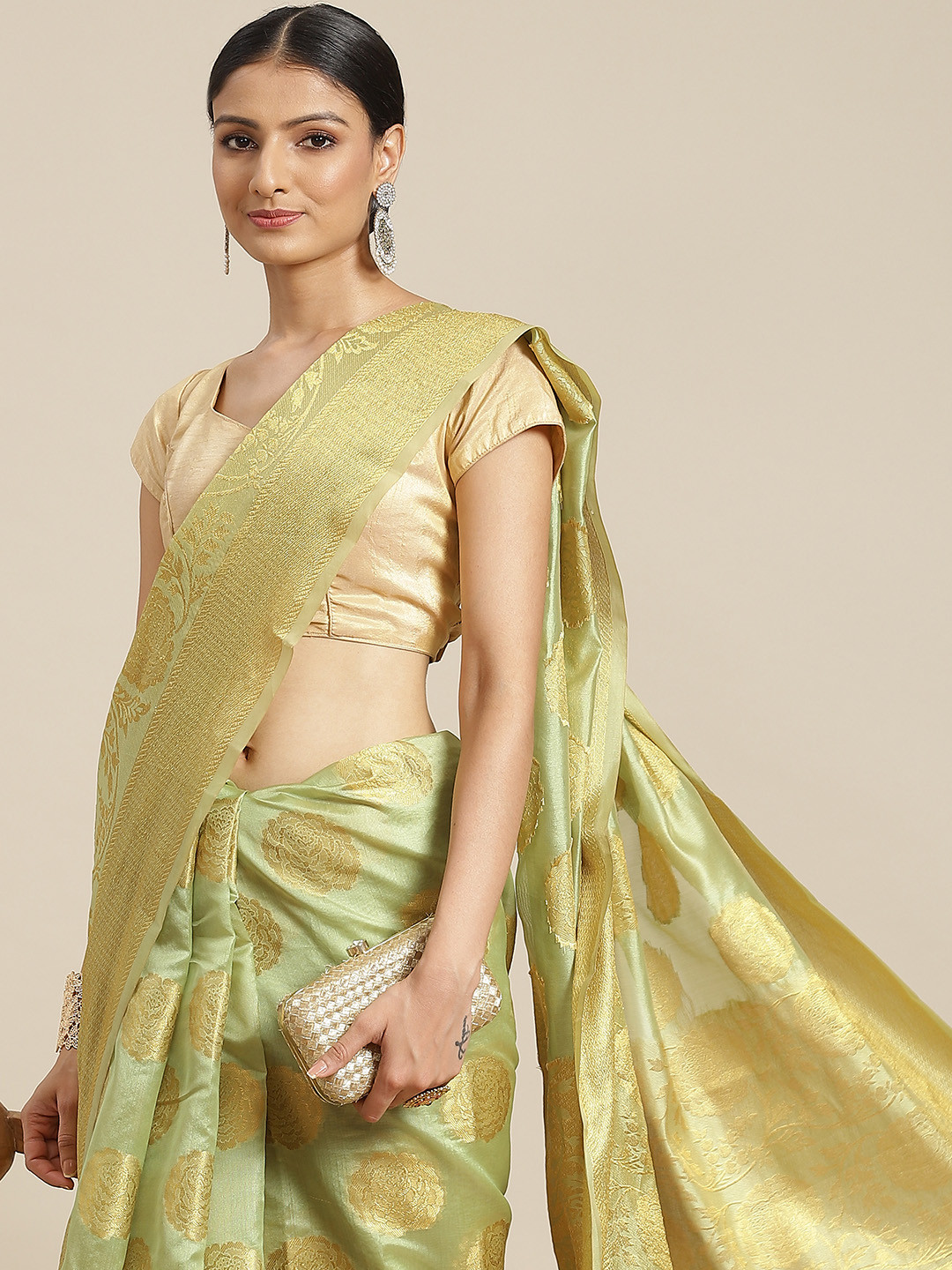 

Havida Sarees Green & Gold-Toned Floral Zari Organza Banarasi Saree