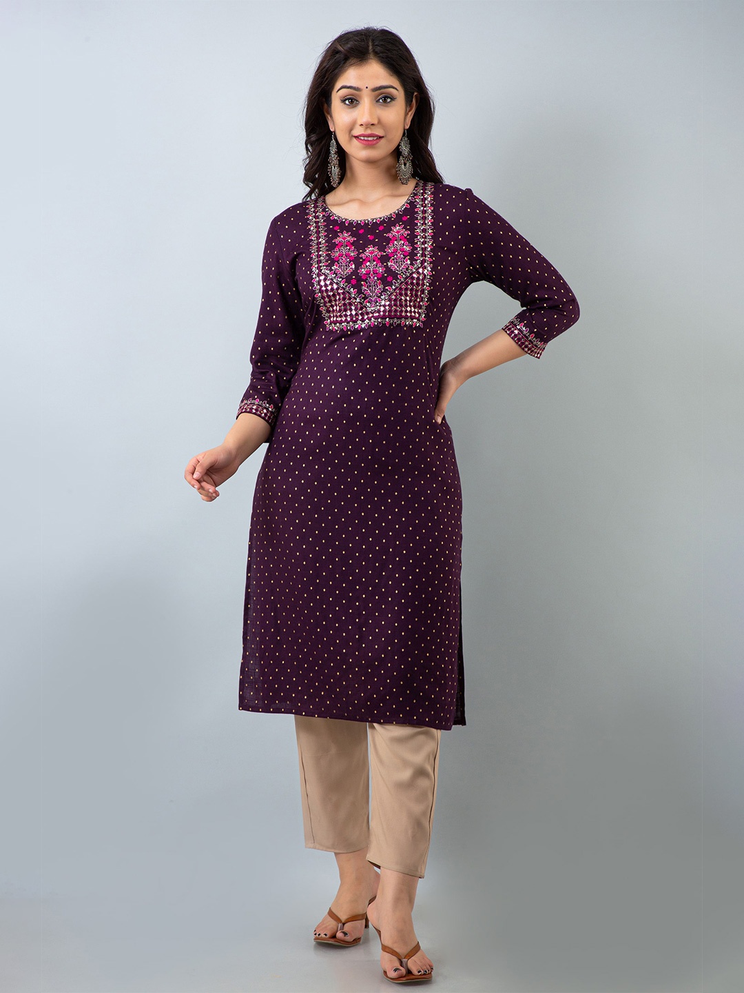 

NAYRAH Women Purple & White Ethnic Motifs Printed Thread Work Kurta