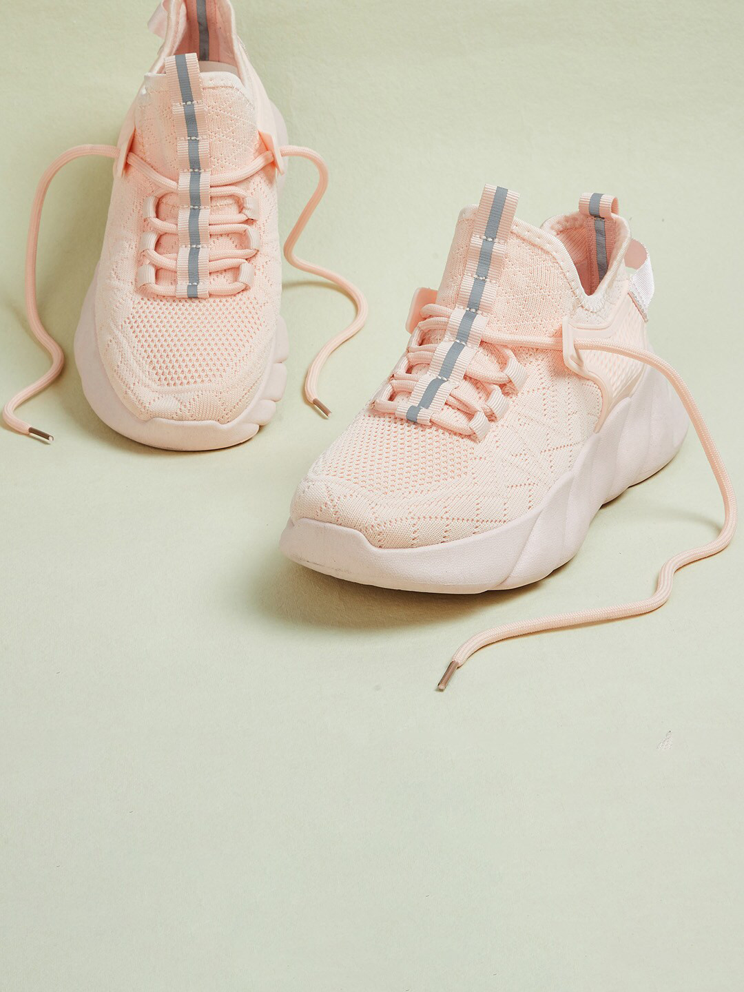 

Ginger by Lifestyle Women Pink Woven Design Leather Sneakers