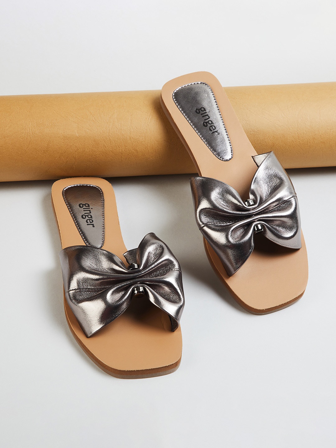 

Ginger by Lifestyle Women Beige Embellished Open Toe Flats with Bows