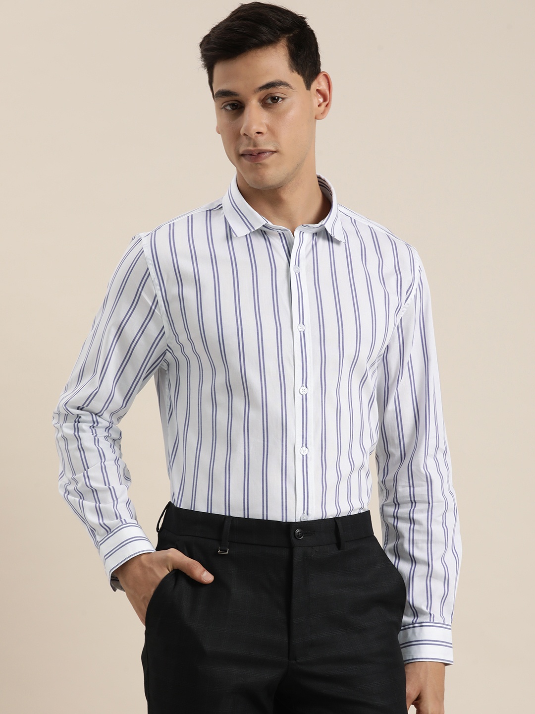 

INVICTUS Men White & Blue Slim Fit Striped Formal Shirt