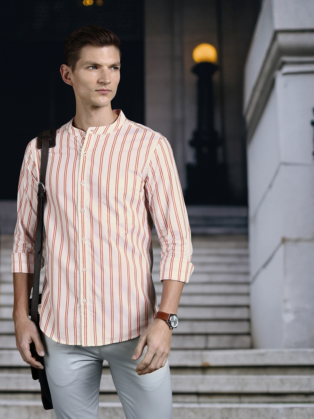 

INVICTUS Men White & Red Striped Slim Fit Pure Cotton Casual Shirt