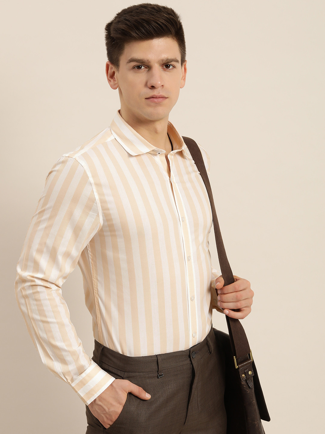 

INVICTUS Men Khaki & White Slim Fit Striped Casual Shirt