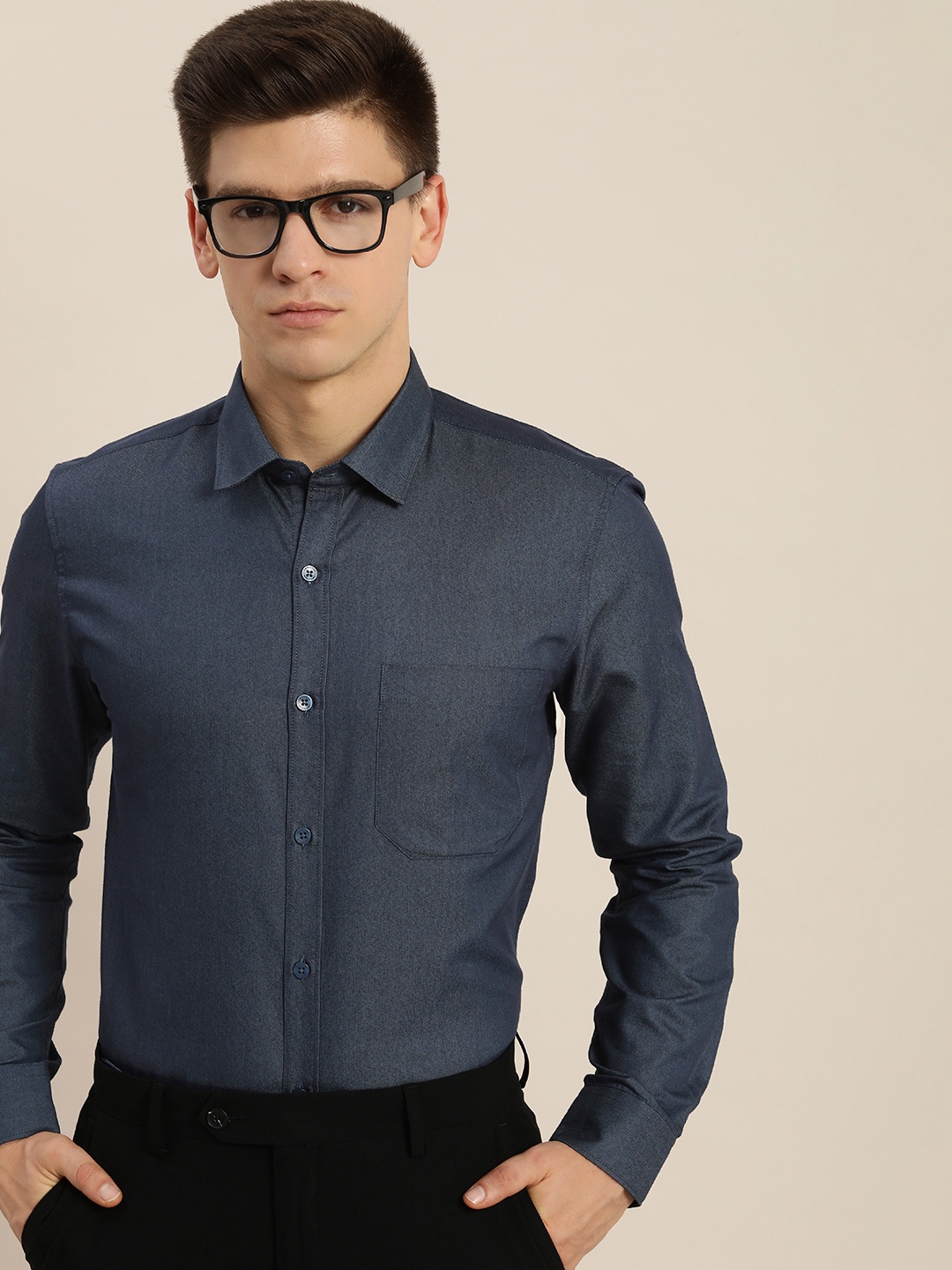 

INVICTUS Men Navy Blue Solid Slim Fit Semiformal Shirt