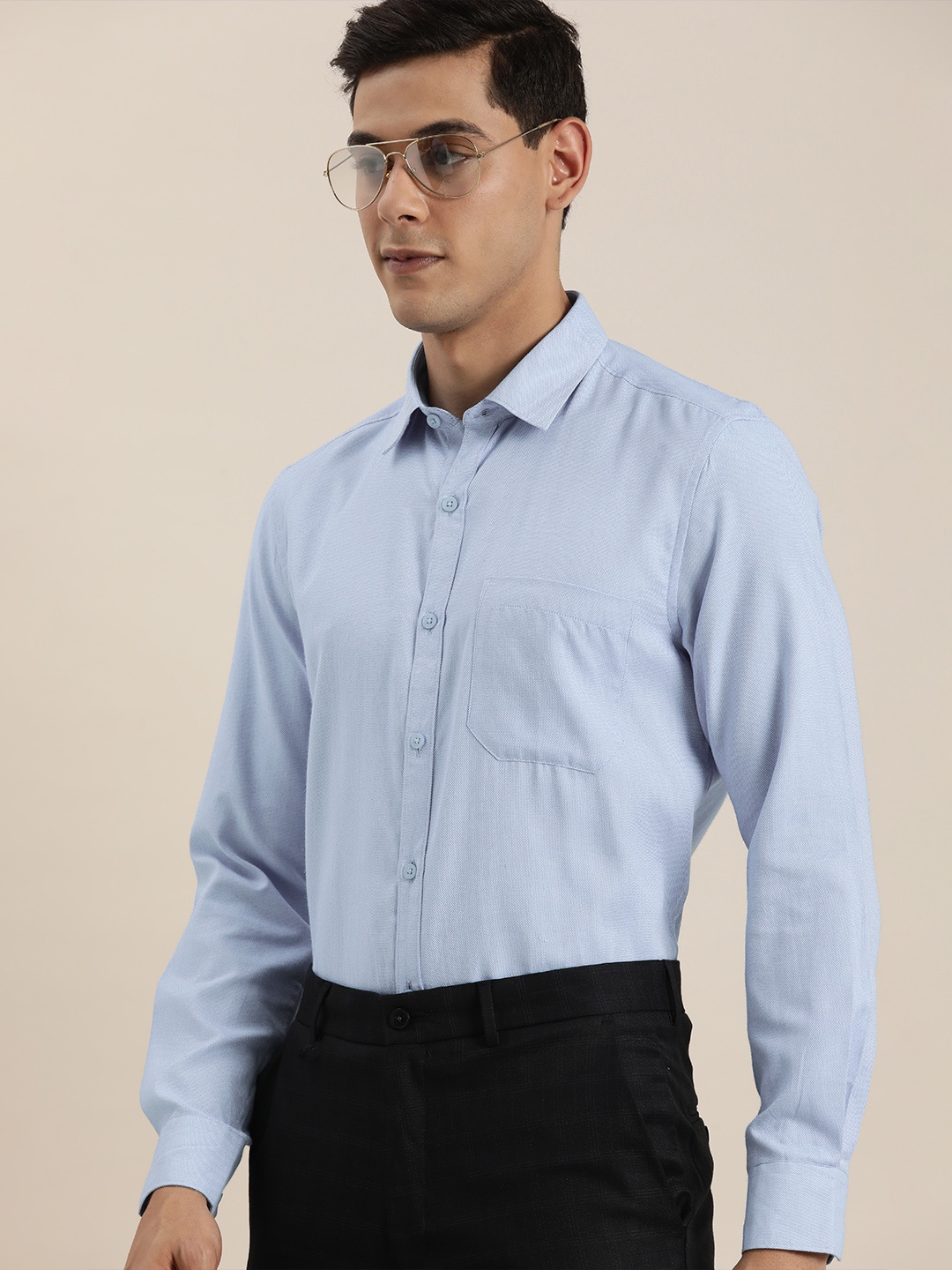 

INVICTUS Men Blue Self Design Slim Fit Smart Casual Shirt