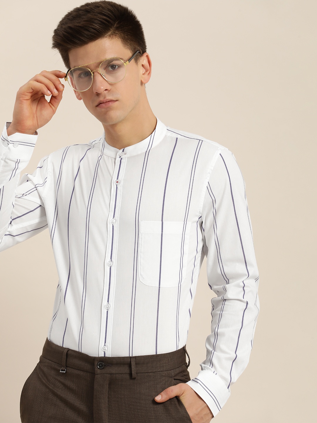 

INVICTUS Men White & Blue Slim Fit Striped Casual Shirt