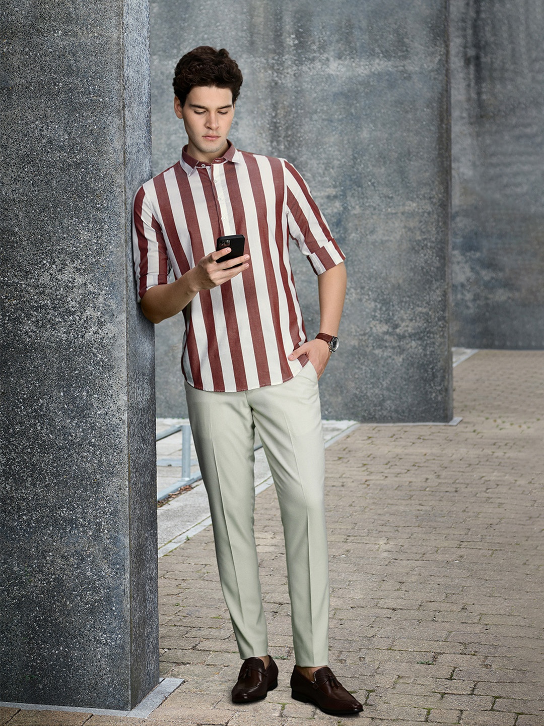 

INVICTUS Men Maroon & White Slim Fit Striped Pure Cotton Casual Shirt