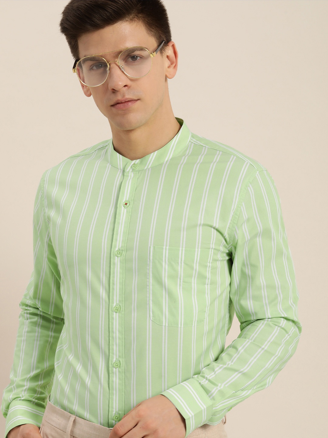 

INVICTUS Men Lime Green And White Slim Fit Striped Pure Cotton Semiformal Shirt