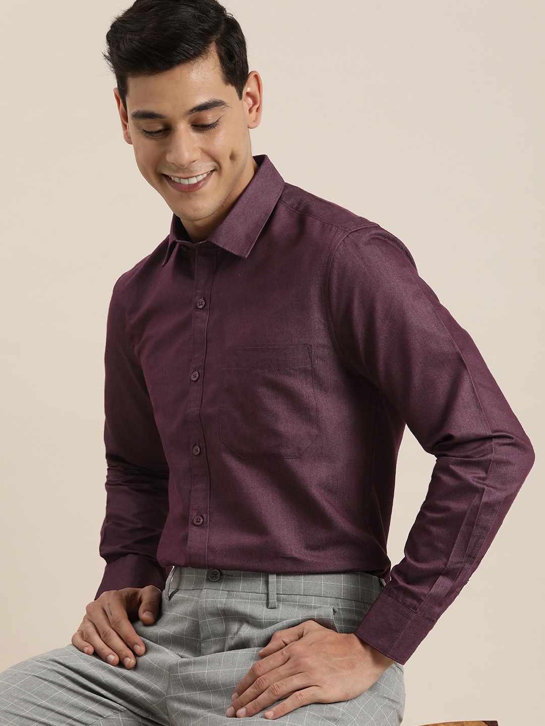 

INVICTUS Men Mauve Solid Slim Fit Casual Shirt
