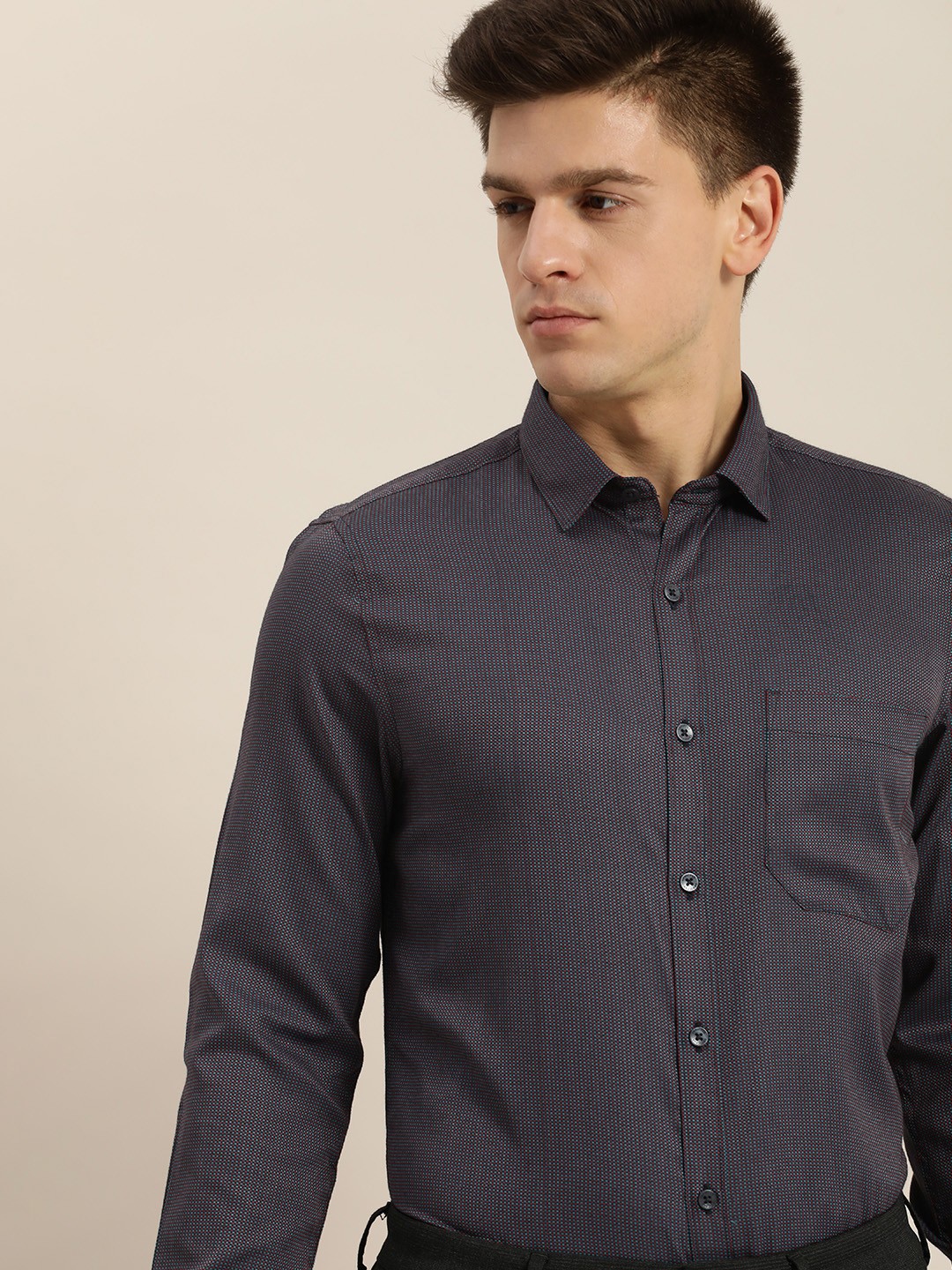 

INVICTUS Men Navy Blue & Red Slim Fit Printed Casual Shirt