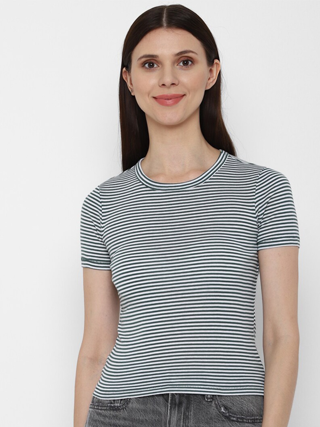 

AMERICAN EAGLE OUTFITTERS Women Green & White Striped Slim Fit T-shirt
