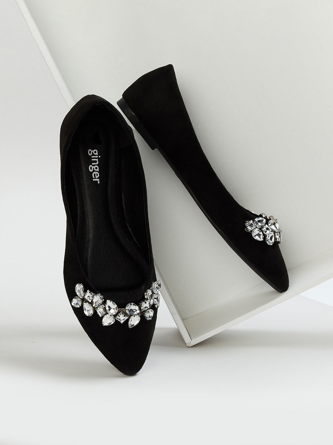 

Ginger by Lifestyle Women Black Fabric Embellished Ballerinas Flats Shoes