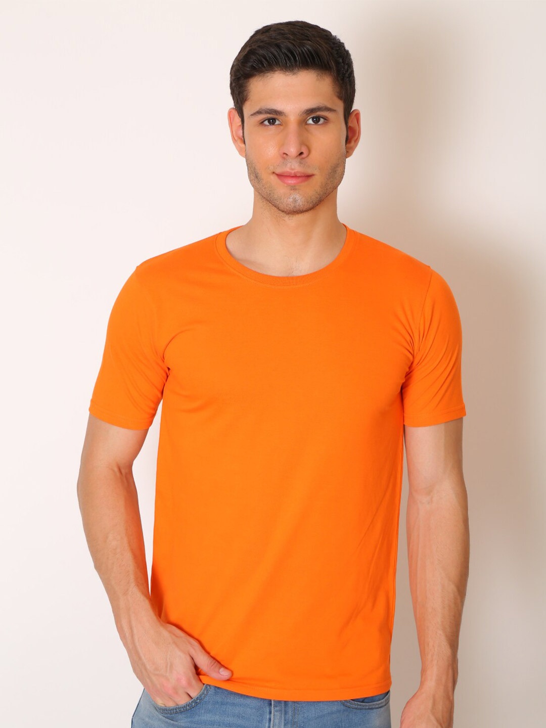 

VINSON Men Orange Solid Slim Fit Casual T-shirt