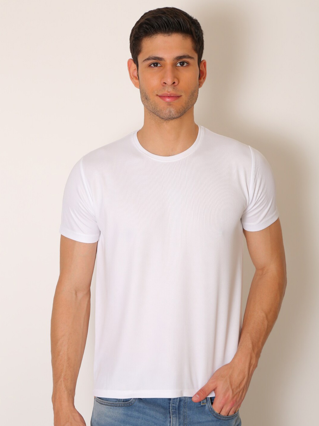 

VINSON Men White Solid Slim Fit T-shirt