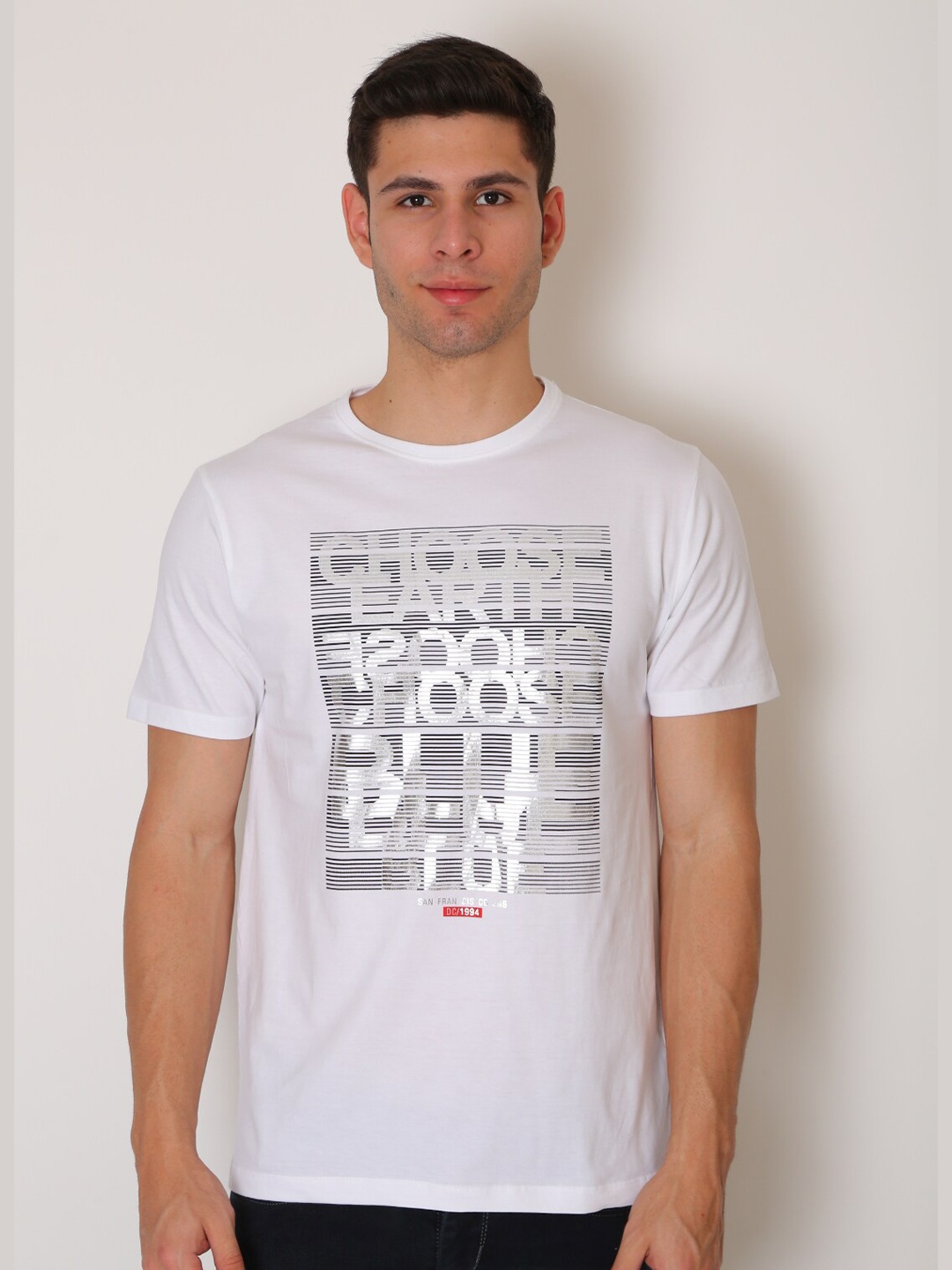 

VINSON Men White Printed Slim Fit T-shirt