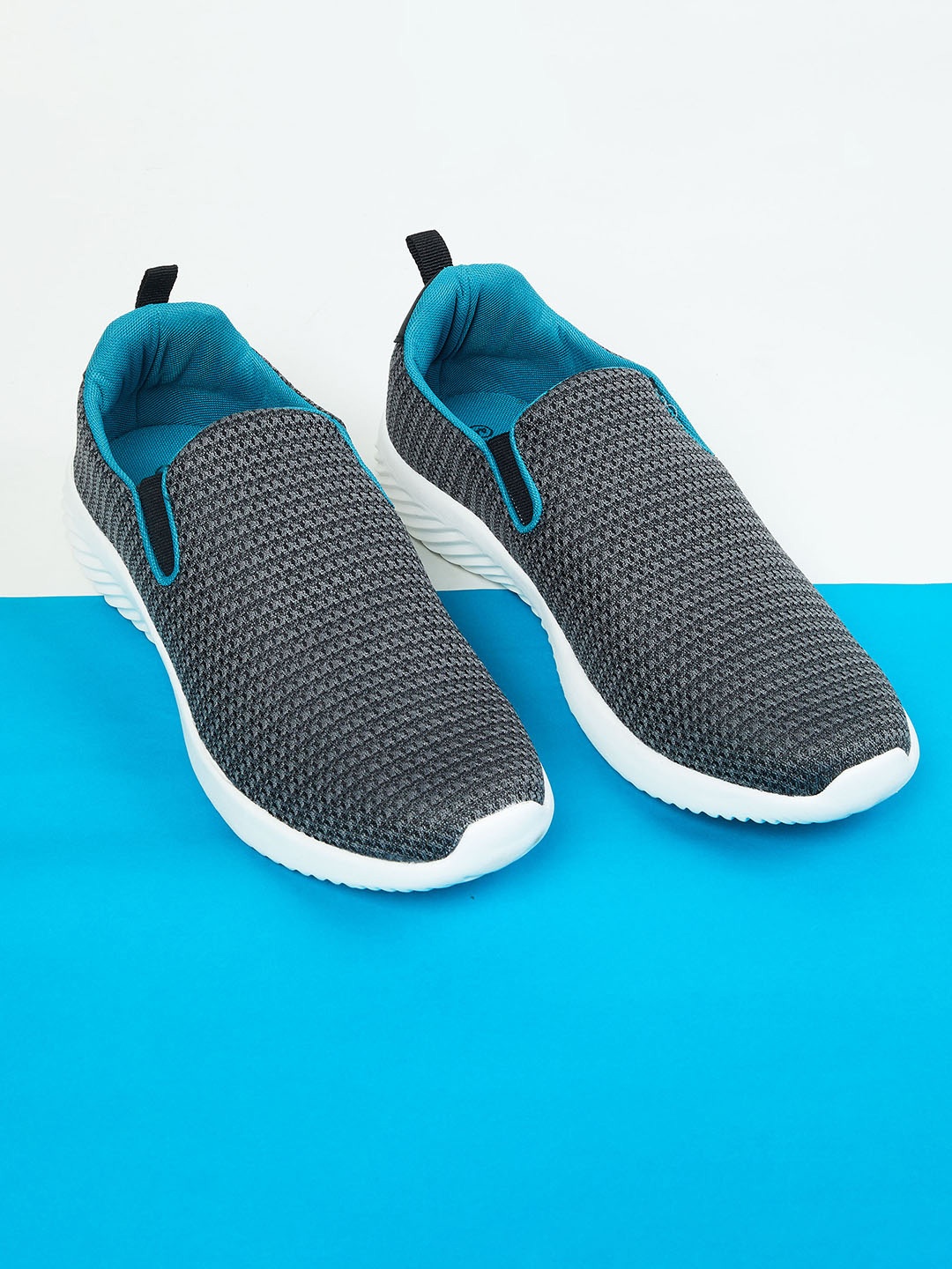 

max Men Grey Running Non-Marking Shoes