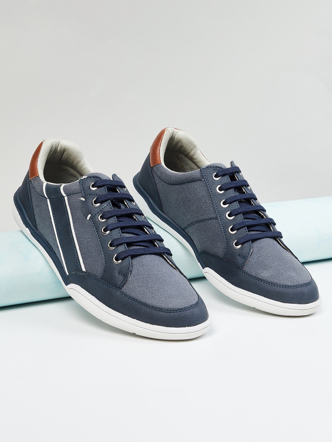 

max Men Blue Sneakers