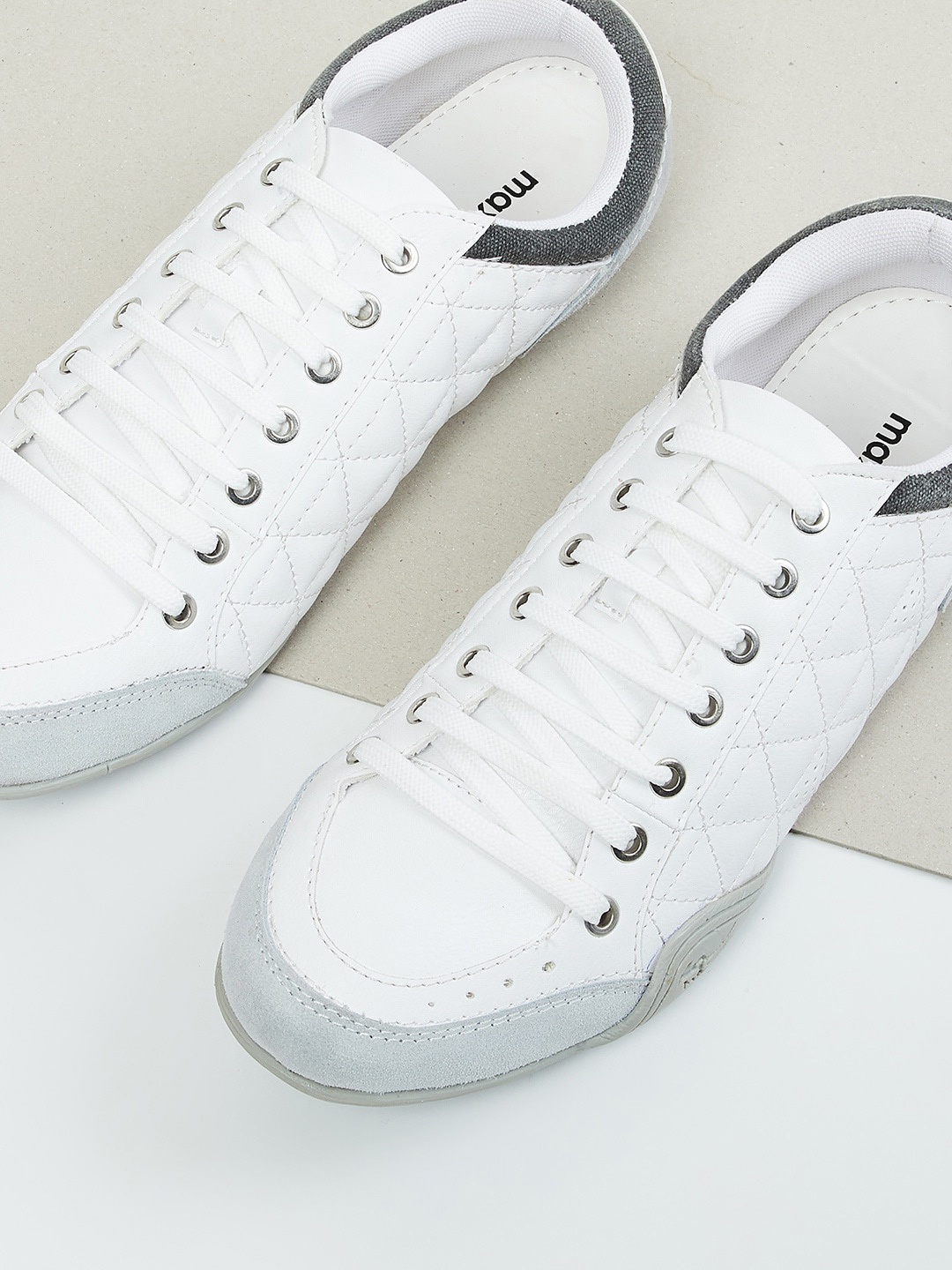 

max Men White PU Sneakers