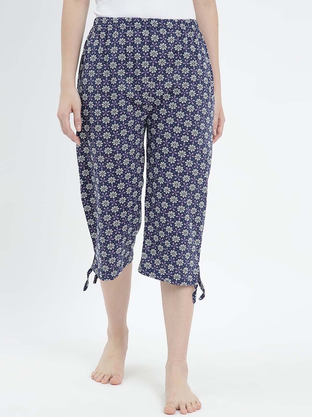 

V2 Value & Variety Women Blue & White Floral Printed Cotton Lounge Capris