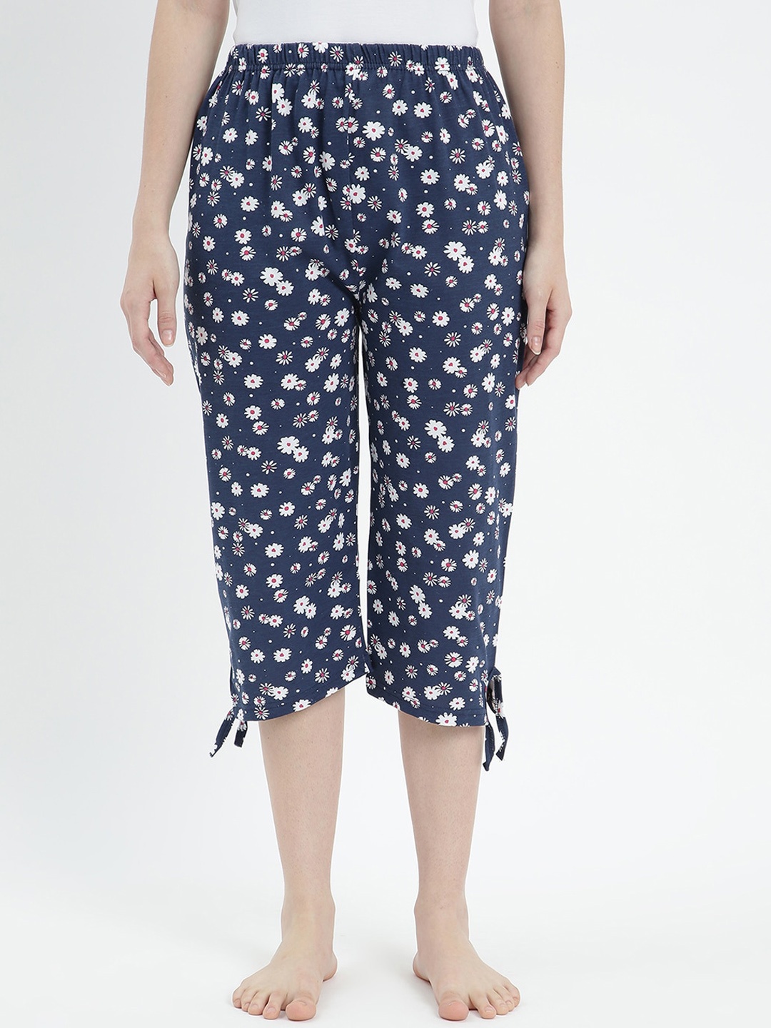 

V2 Value & Variety Women Blue & White Printed Cotton Lounge Capris