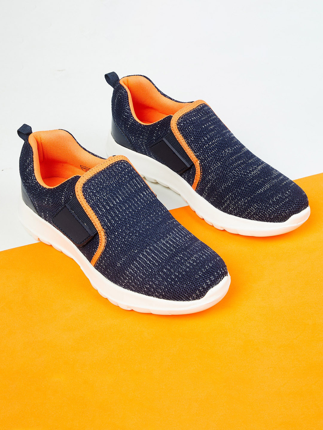 

max Boys Blue Running Non-Marking Shoes