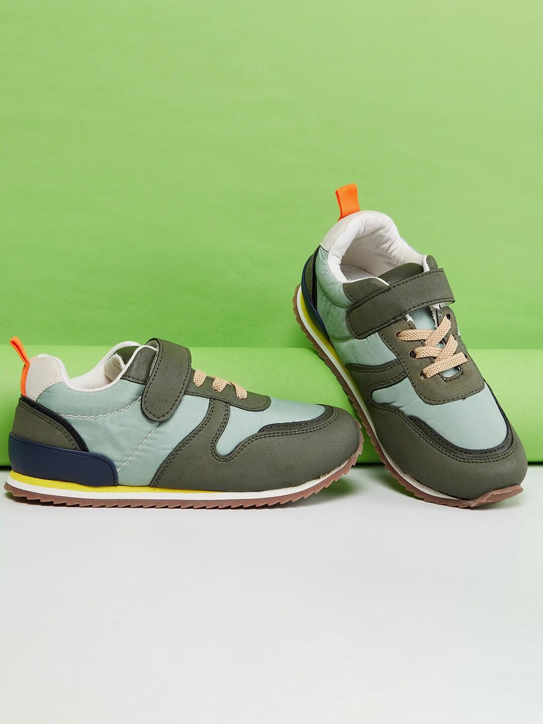 

max Boys Olive Green Running Non-Marking Shoes