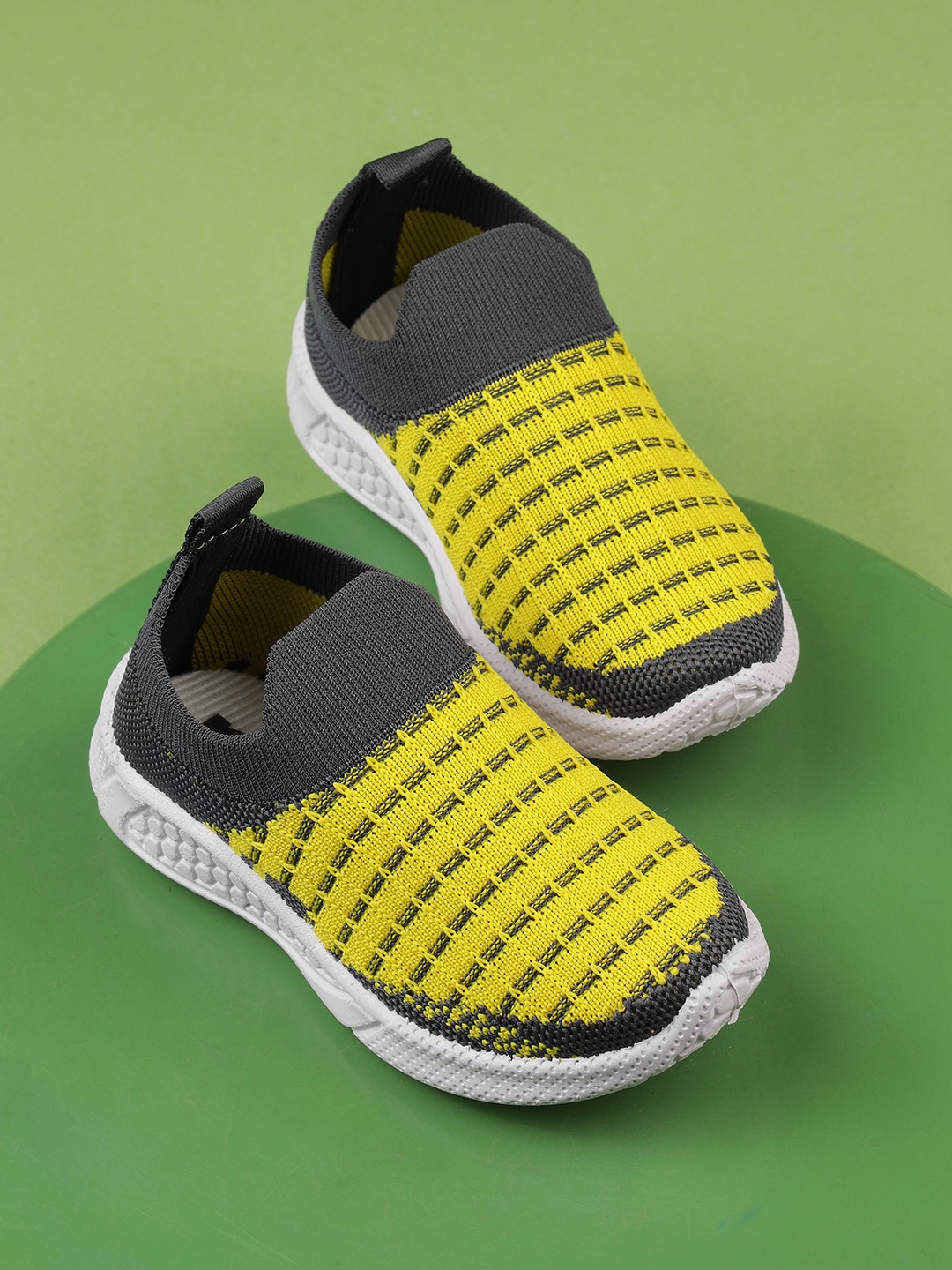 

Jazzy Juniors Boys Yellow Woven Design Slip-On Sneakers