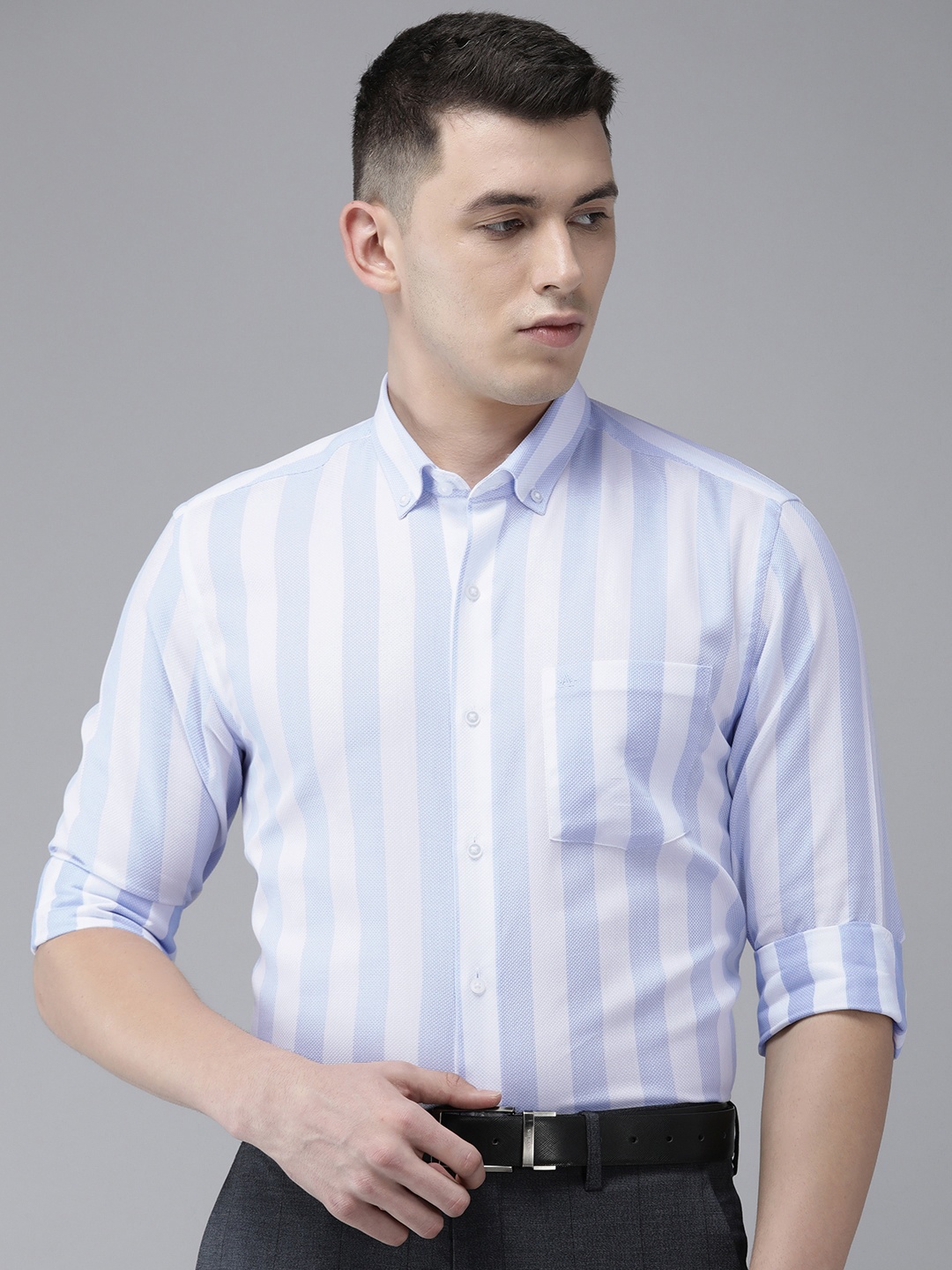 

Arrow New York Men White & Purple Slim Fit Striped Formal Shirt