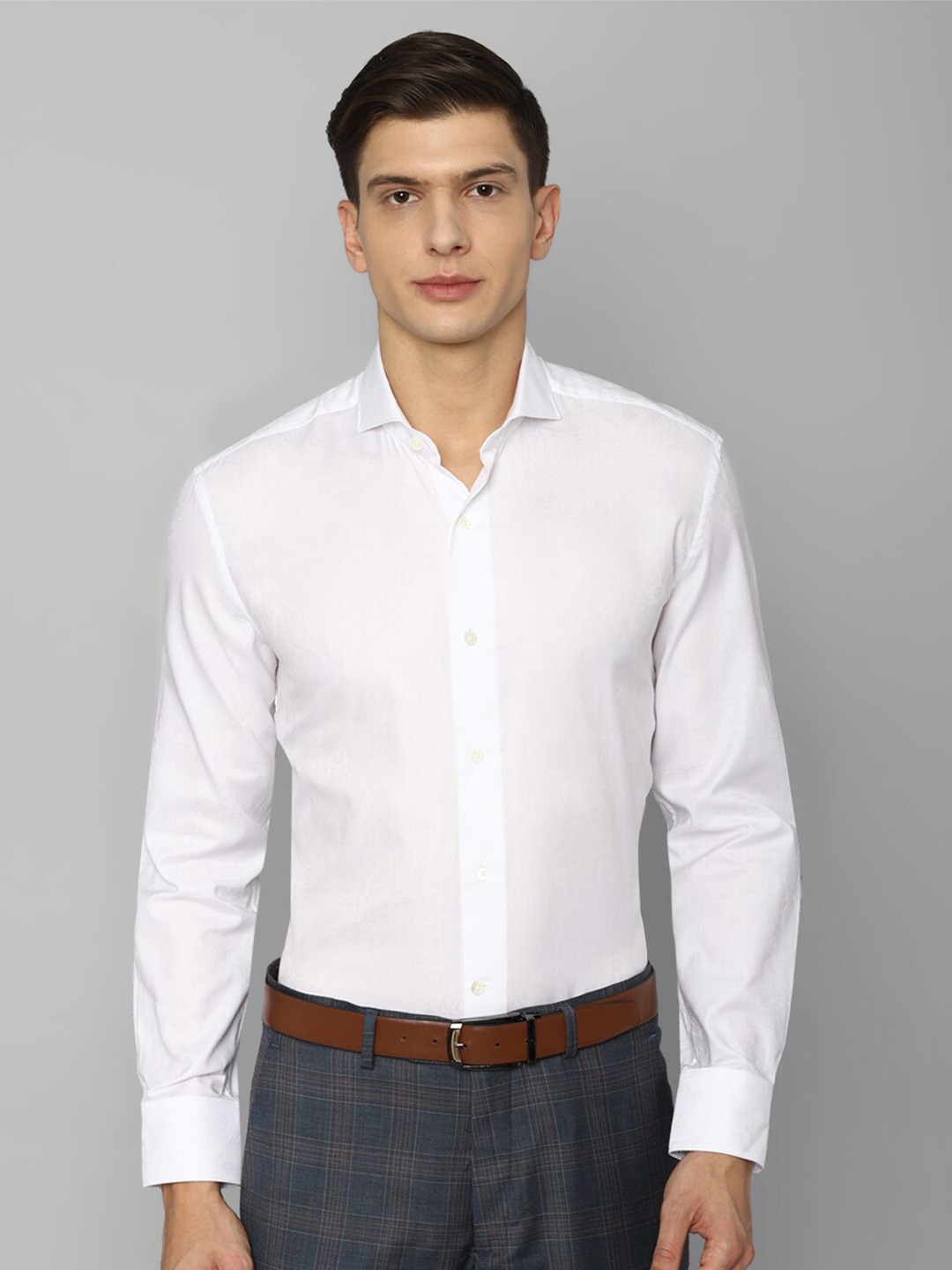 

Luxure by Louis Philippe Men White Solid Slim Fit Formal Shirt