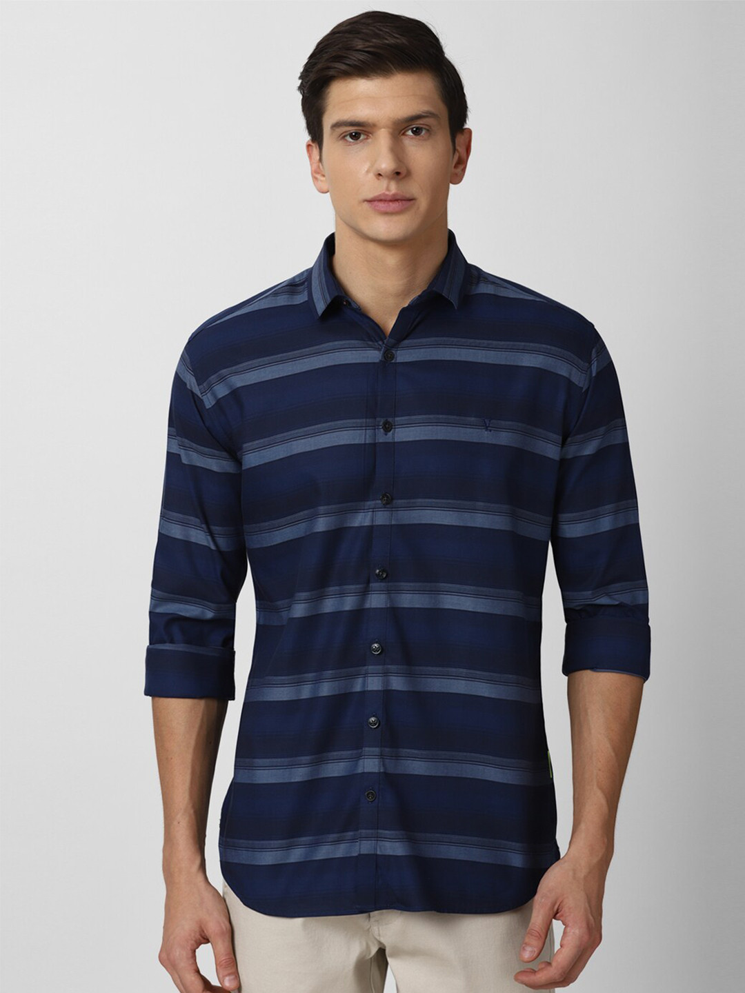 

V Dot Men Navy Blue Slim Fit Horizontal Stripes Striped Casual Shirt