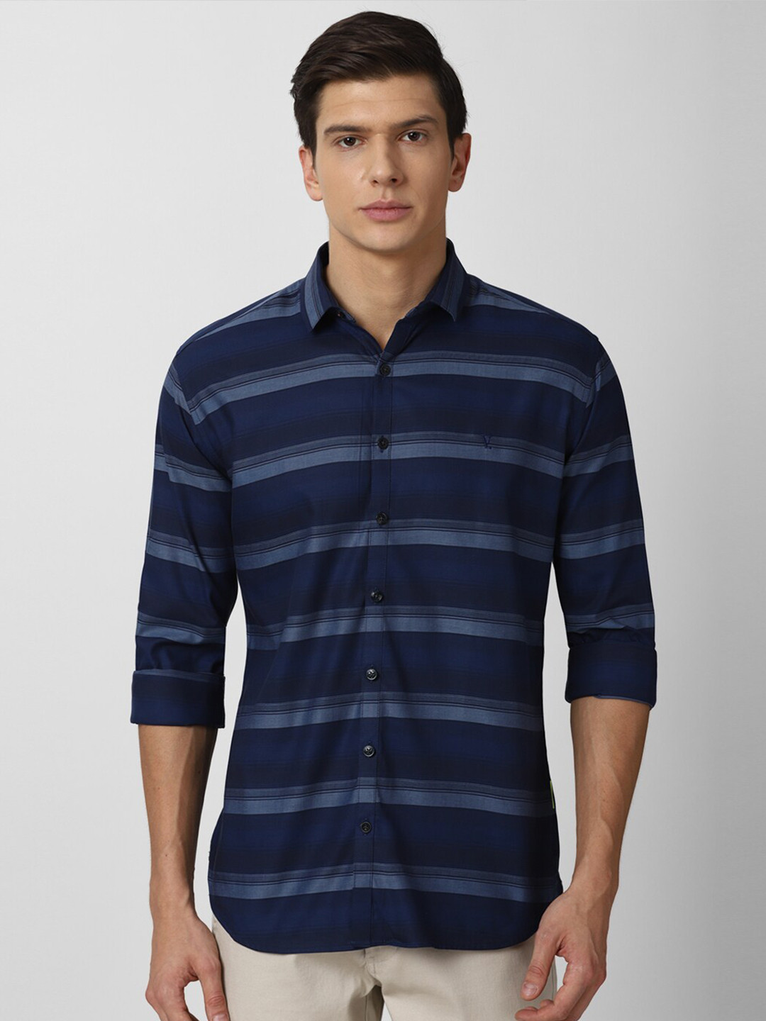 

V Dot Men Navy Blue Slim Fit Horizontal Stripes Striped Casual Shirt