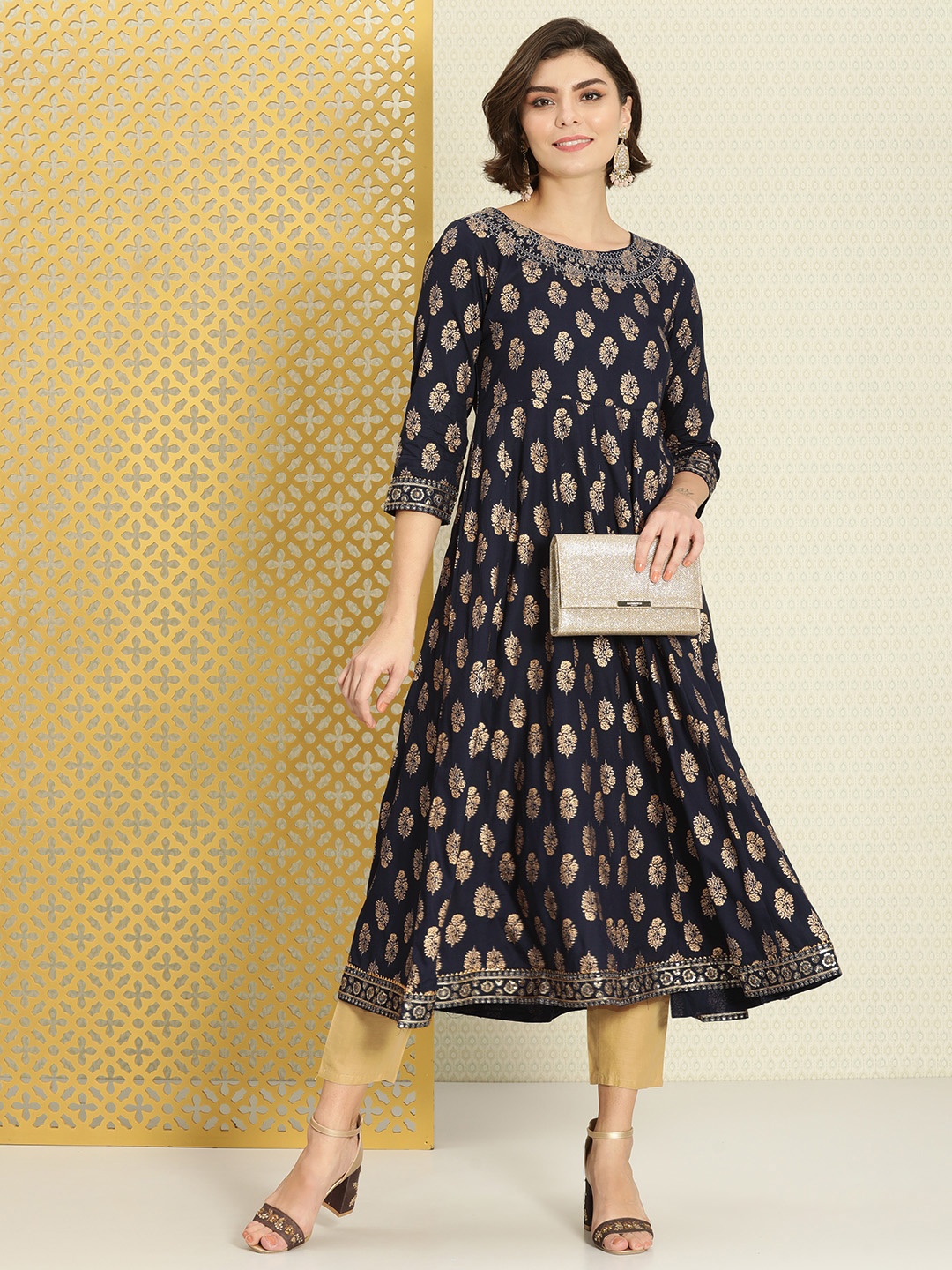 

House of Pataudi Women Navy Blue & Gold-Toned Floral Printed Jashn Kurta