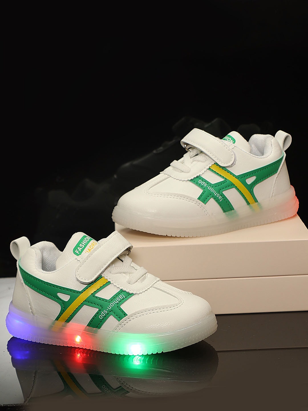 

PASSION PETALS Unisex Kids White Printed PU Sneakers