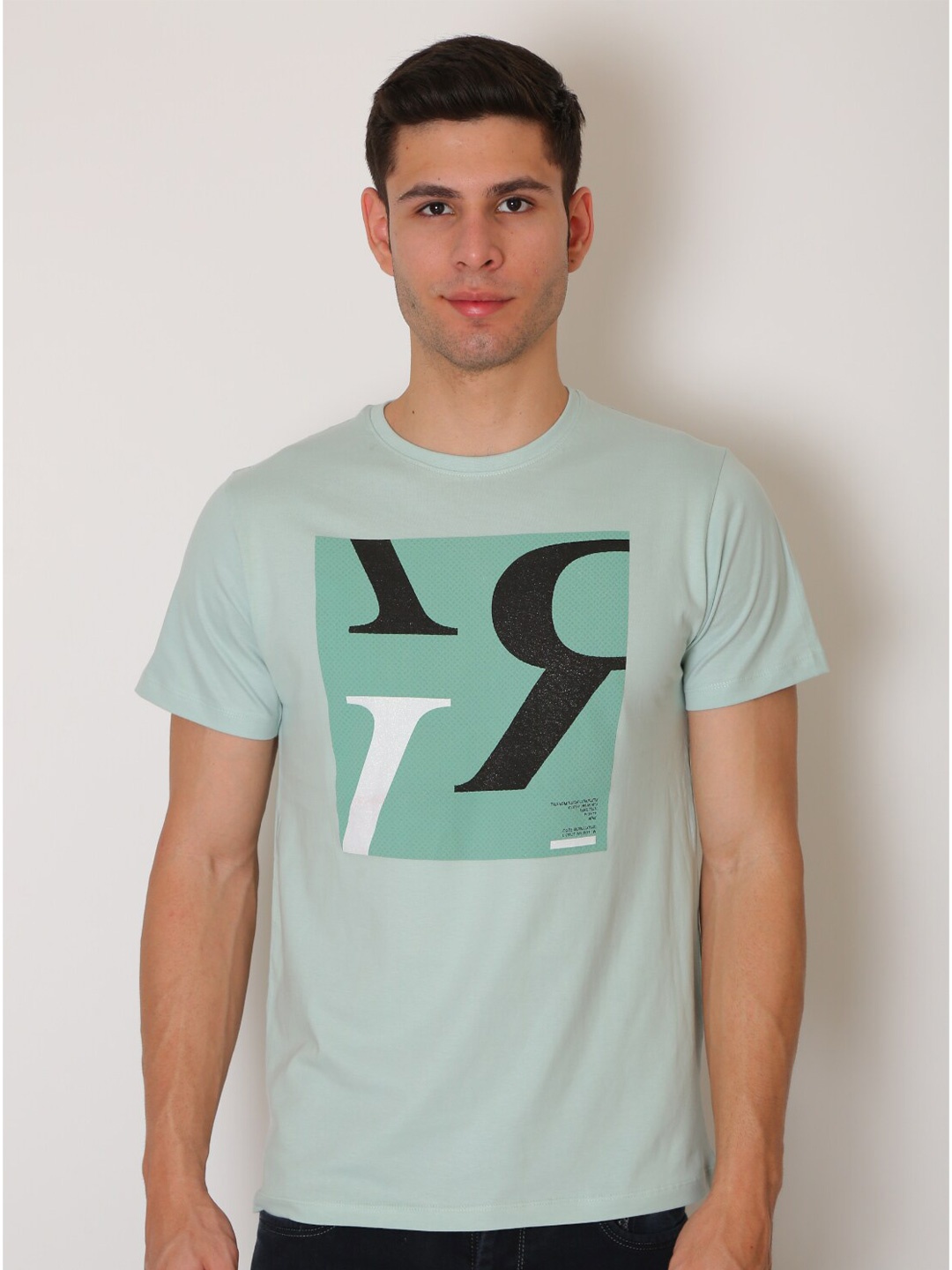

VINSON Men Turquoise Blue Slim Fit T-shirt