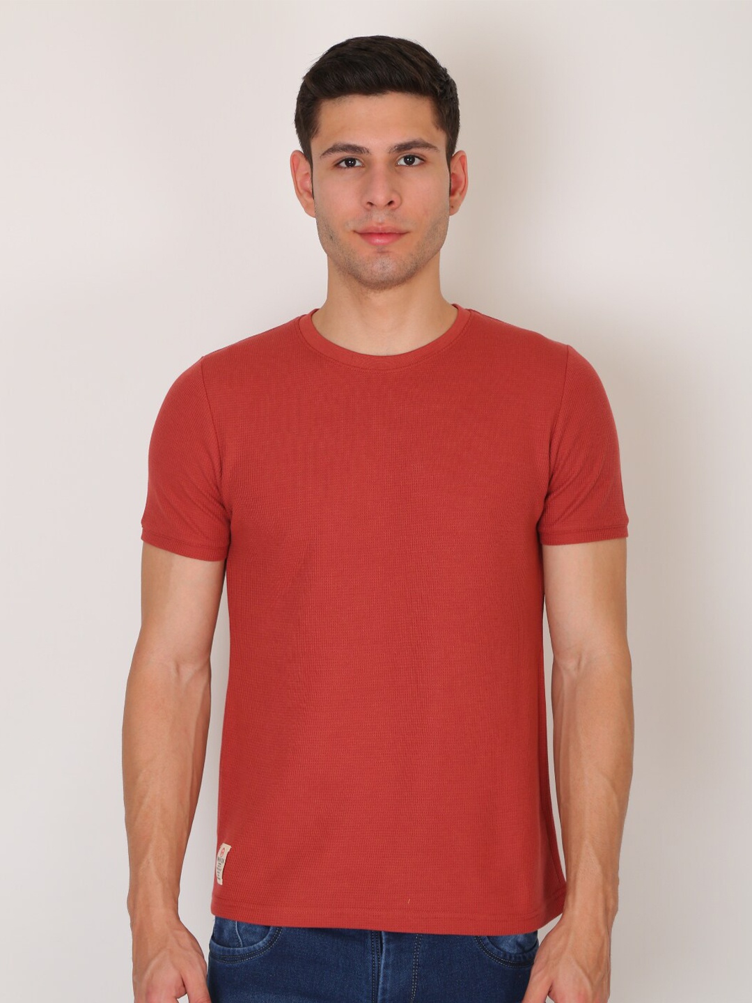 

VINSON Men Solid Red Slim Fit T-shirt